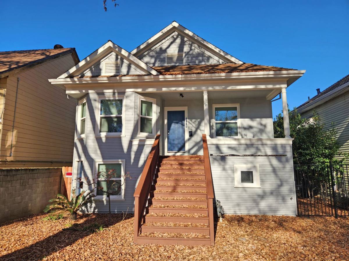 Apartment for rent at 811 V St, Sacramento, CA 95818