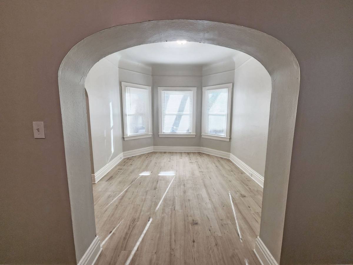 Apartment for rent at 811 V St, Sacramento, CA 95818