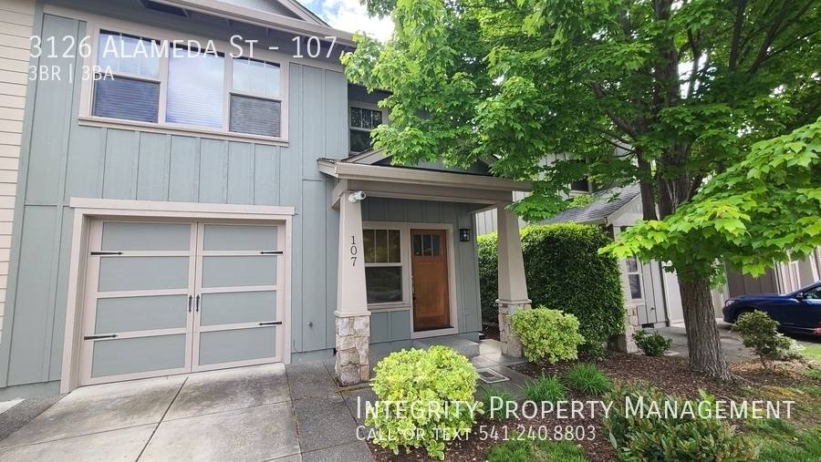 Townhouse for rent at 3126 Alameda St #107, Medford, OR 97504