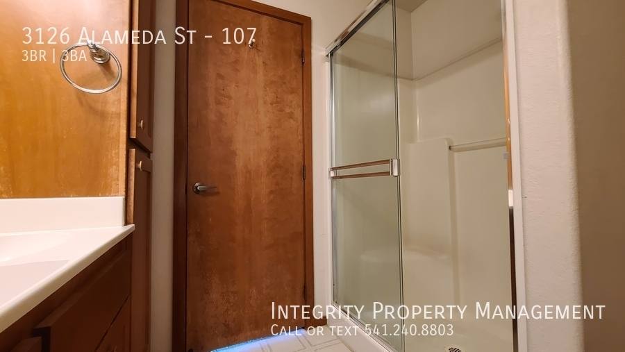 Townhouse for rent at 3126 Alameda St #107, Medford, OR 97504