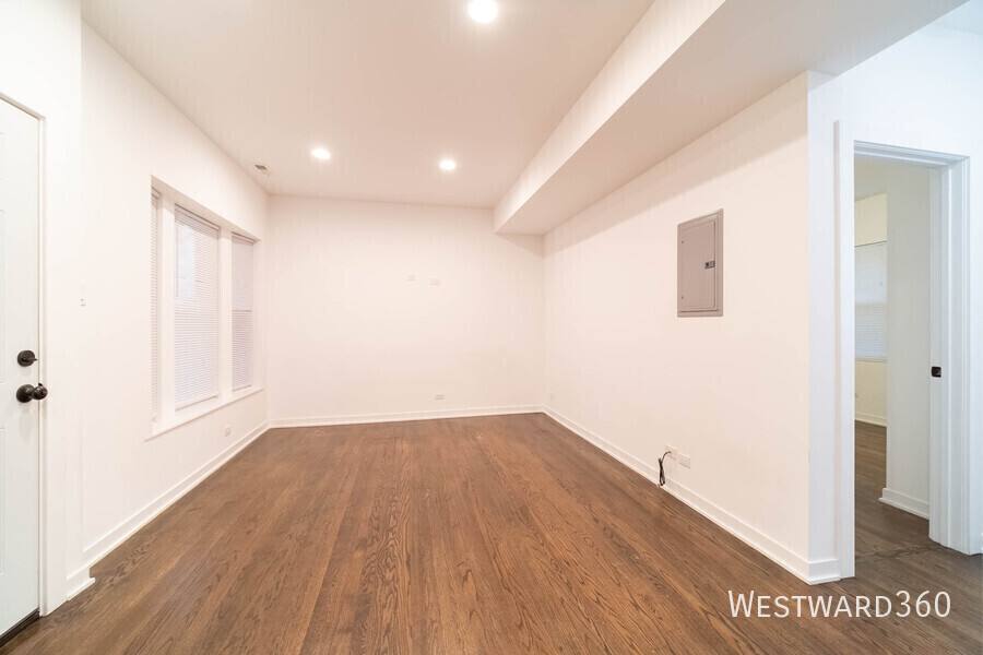 Apartment for rent at 1337 W Early Ave 1 #1, Chicago, IL 60660