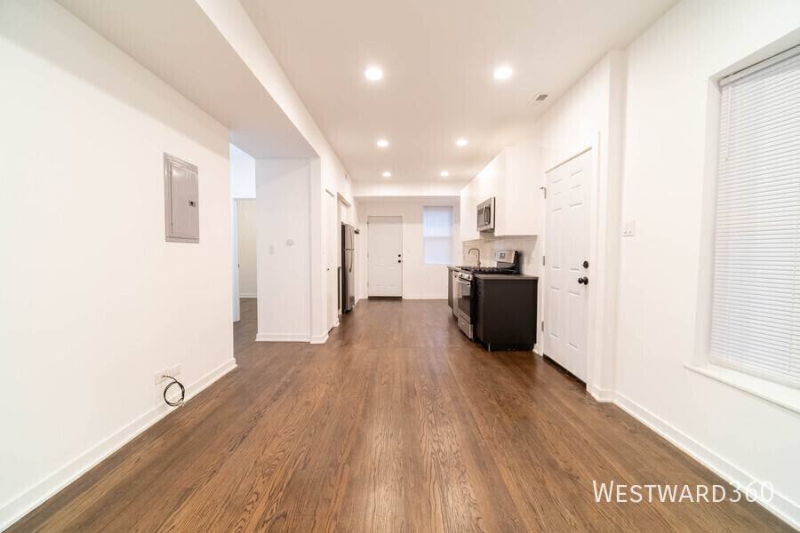 Apartment for rent at 1337 W Early Ave 1 #1, Chicago, IL 60660
