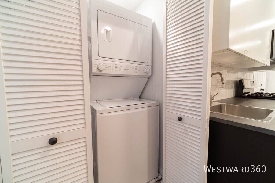 Apartment for rent at 1337 W Early Ave 1 #1, Chicago, IL 60660
