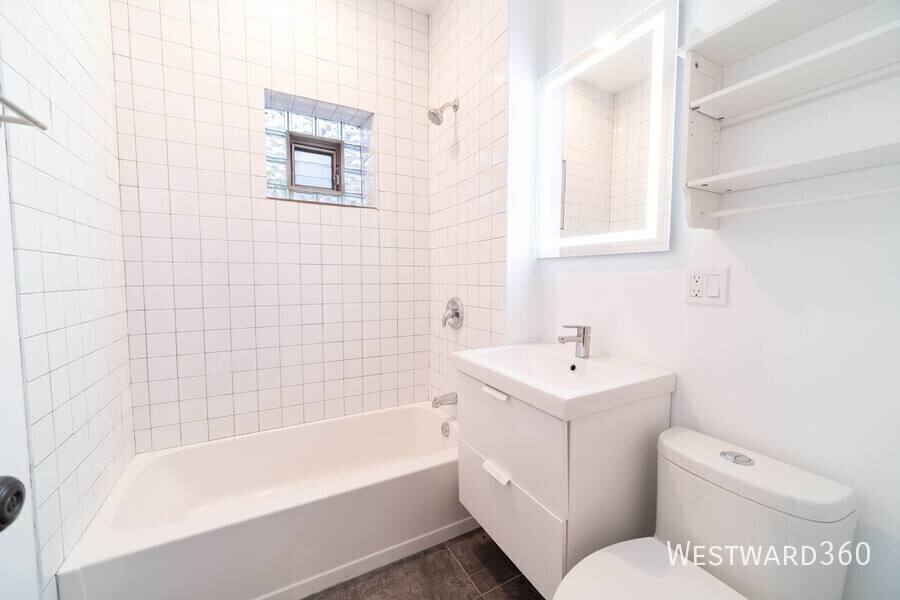 Apartment for rent at 1337 W Early Ave 1 #1, Chicago, IL 60660