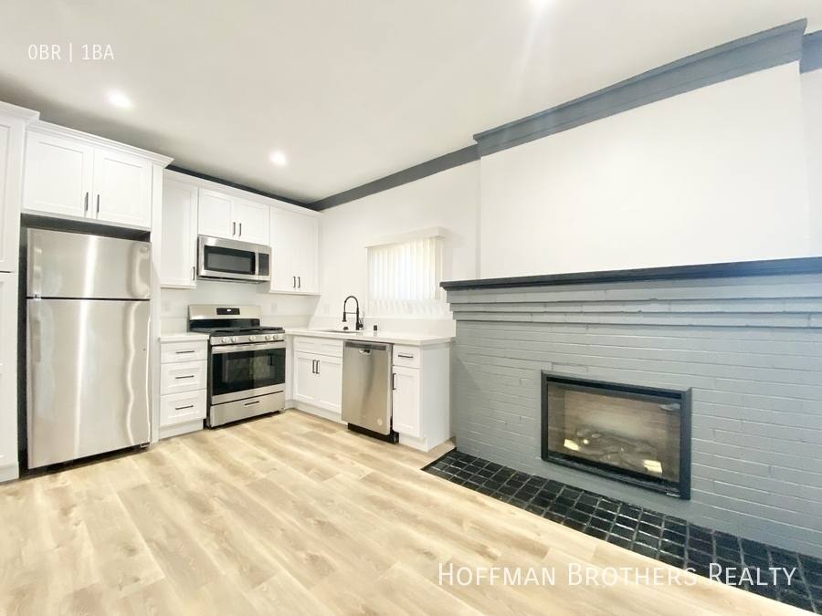 Apartment for rent at 2360 W Washington Blvd #202, Los Angeles, CA 90018