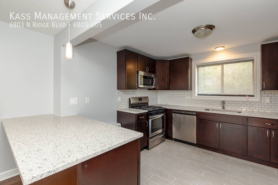 Apartment for rent at 6803 N Ridge Blvd #205, Chicago, IL 60660