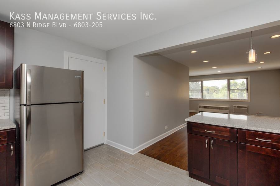 Apartment for rent at 6803 N Ridge Blvd #205, Chicago, IL 60660