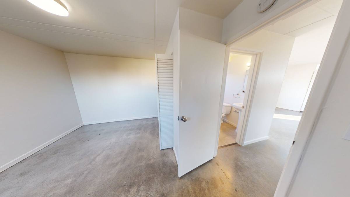 Apartment for rent at 910 10th Ave E, Seattle, WA 98102