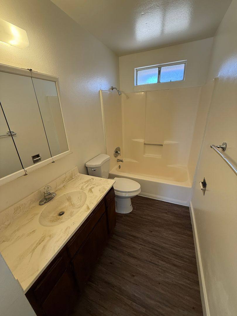 Apartment for rent at 12363 Redwing Rd, Apple Valley, CA 92308
