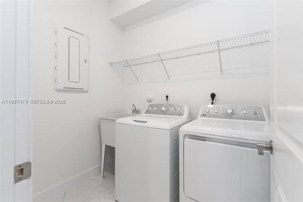 House for rent at 12289 SW 43rd St, Fort Lauderdale, FL 33330