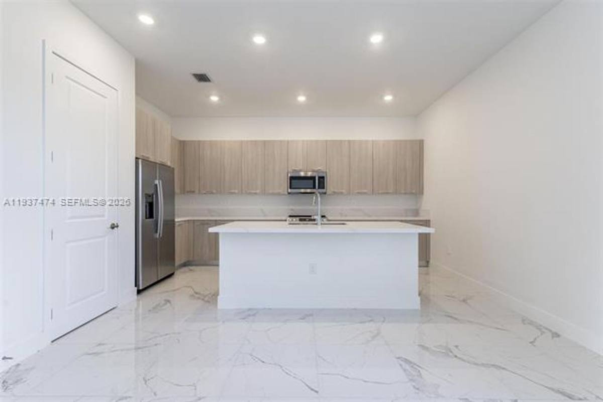 House for rent at 12289 SW 43rd St, Fort Lauderdale, FL 33330
