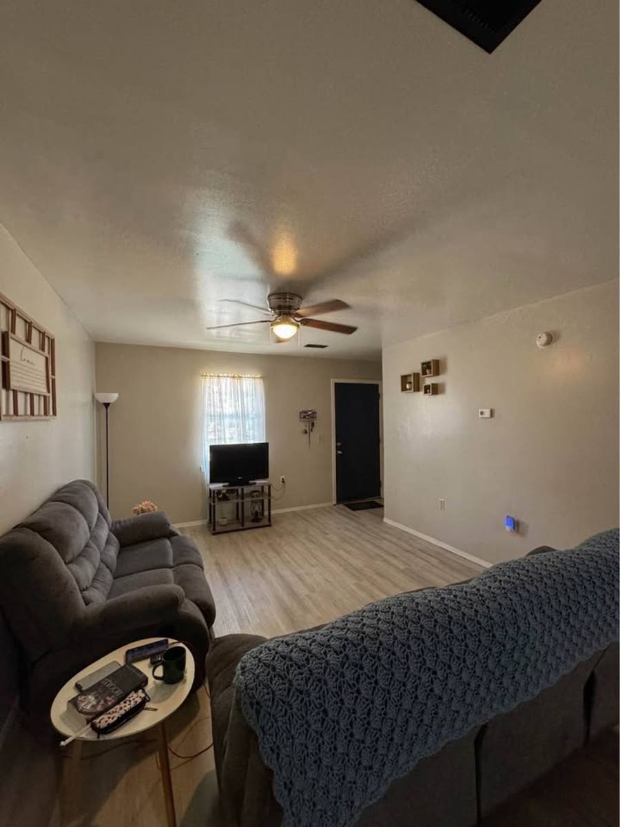 Townhouse for rent at 112 Glenda St, Exeter, MO 65647