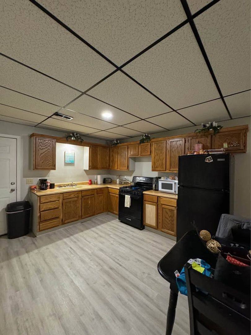 Townhouse for rent at 112 Glenda St, Exeter, MO 65647