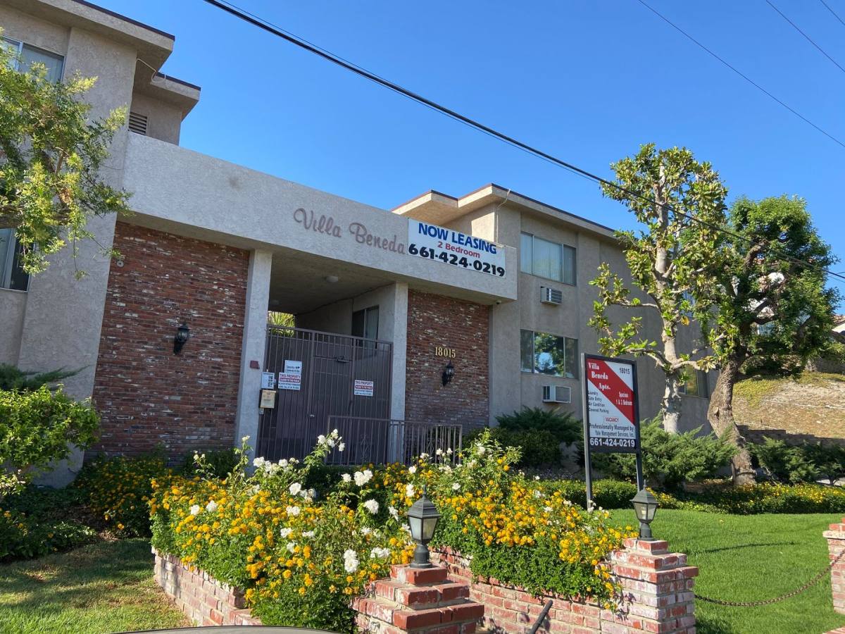 Apartment for rent at 18015 Beneda Lane, Canyon Country, CA 91351