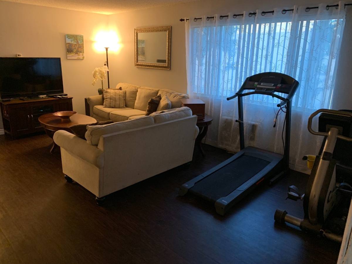 Apartment for rent at 18015 Beneda Lane, Canyon Country, CA 91351