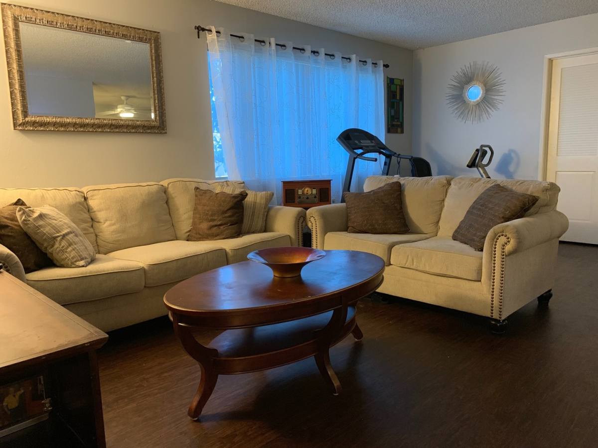 Apartment for rent at 18015 Beneda Lane, Canyon Country, CA 91351