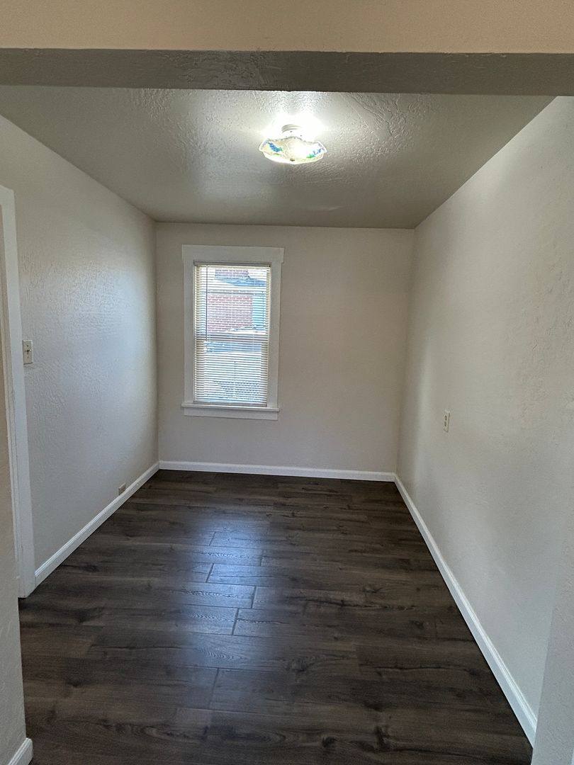 House for rent at 203 SW 6th Ave, Kelso, WA 98626
