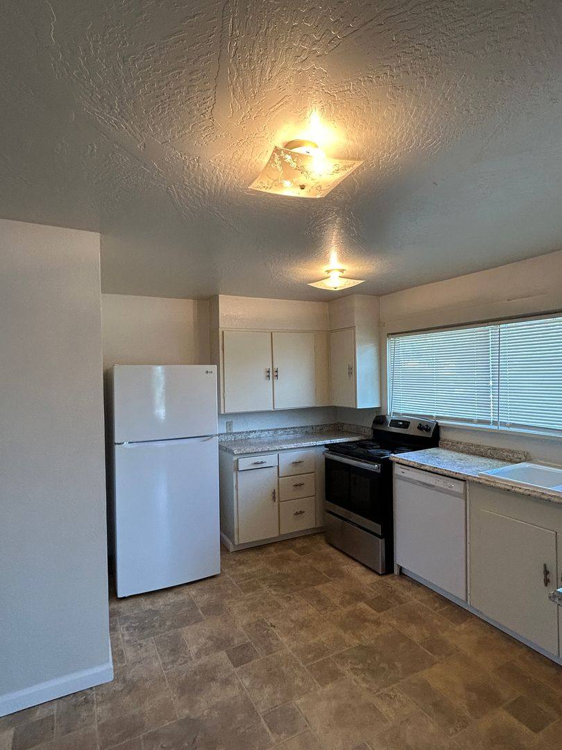 House for rent at 203 SW 6th Ave, Kelso, WA 98626