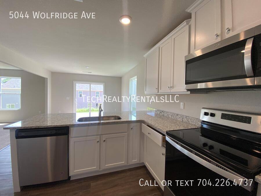 House for rent at 5044 Wolfridge Ave, Charlotte, NC 28214