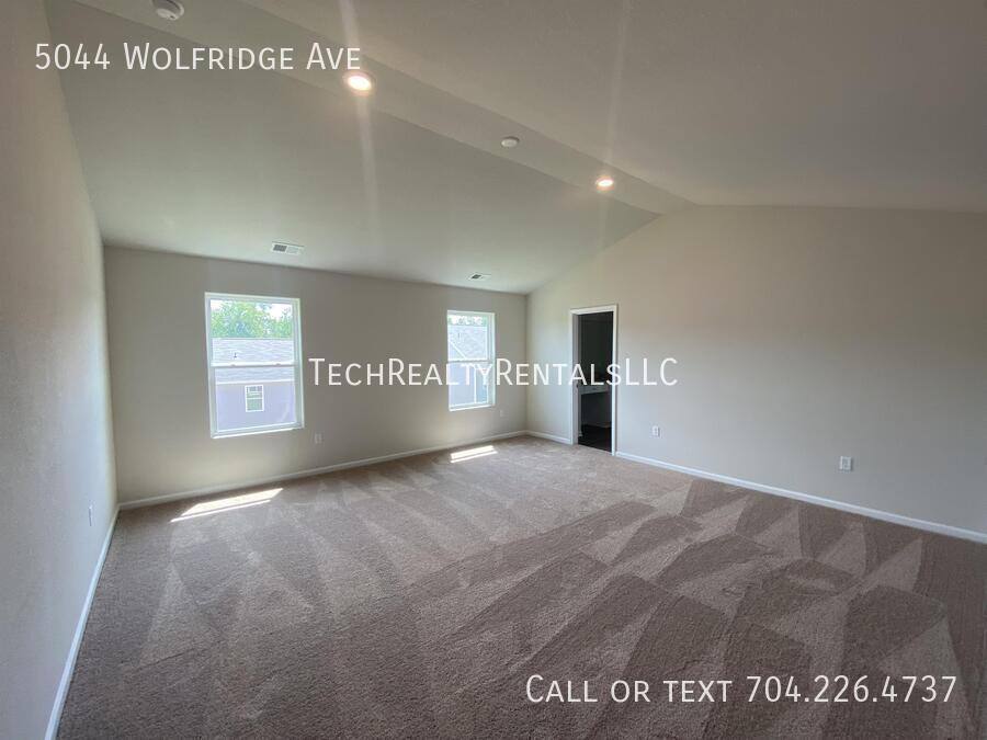 House for rent at 5044 Wolfridge Ave, Charlotte, NC 28214