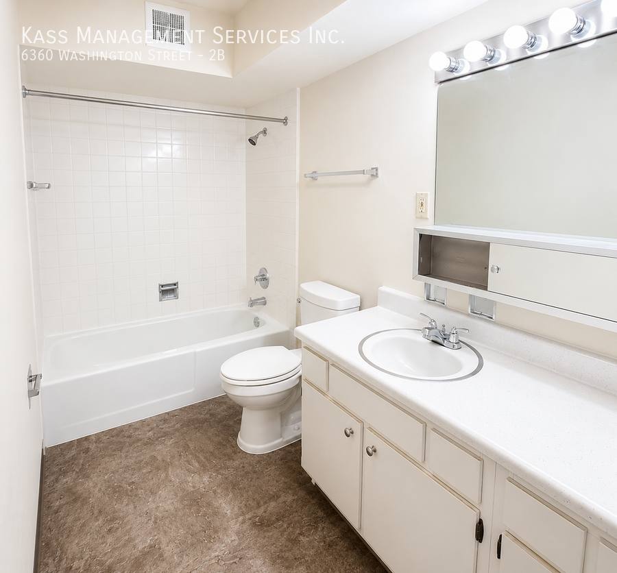 Apartment for rent at 6360 Washington St #2B, Chicago Ridge, IL 60415
