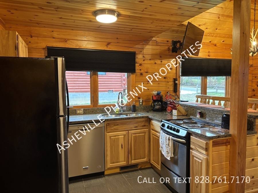 House for rent at 125 Macedonia Rd, Asheville, NC 28804