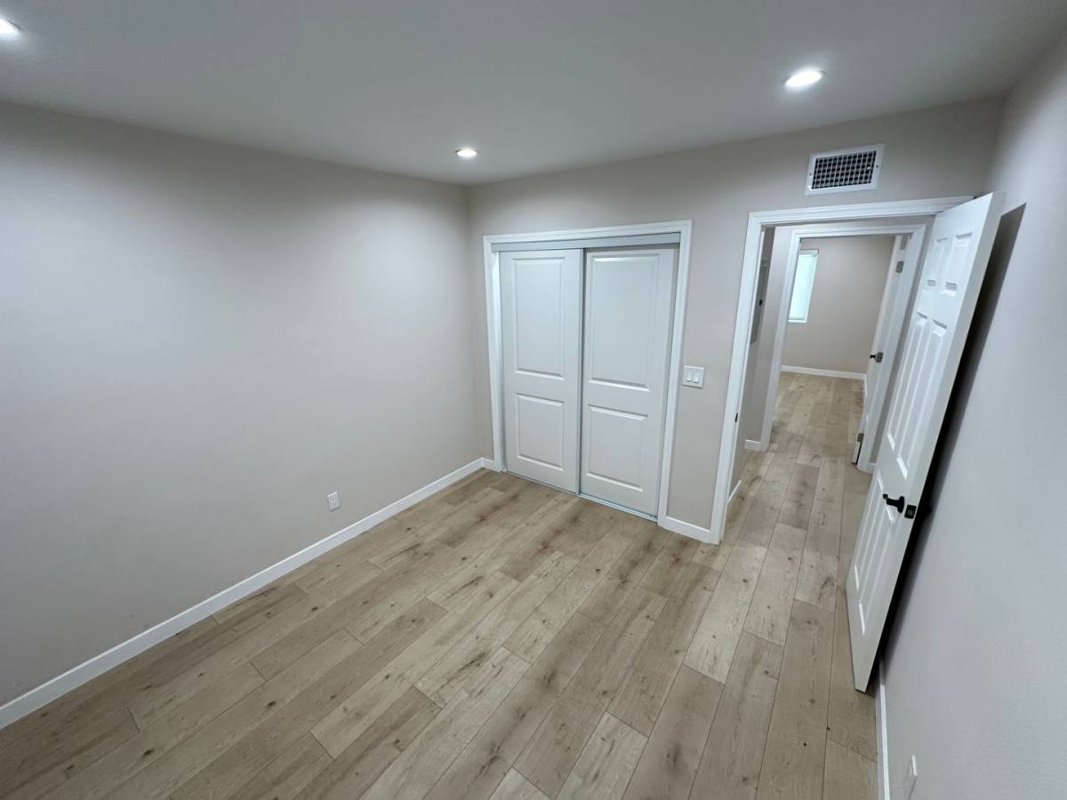 Apartment for rent at 6724 Hesperia Ave, Reseda, CA 91335