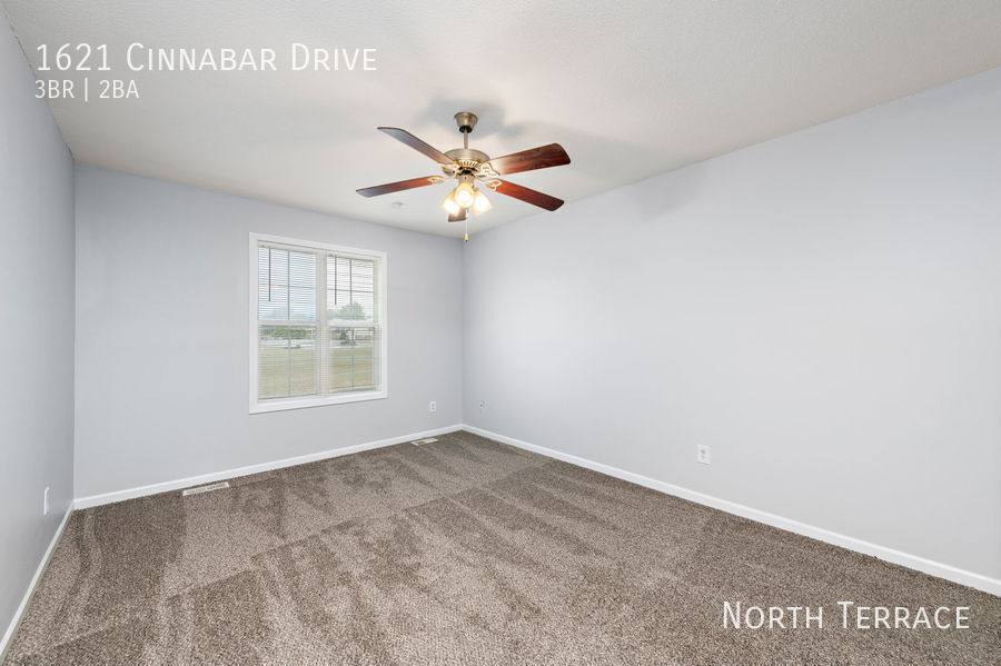 Townhouse for rent at 1621 Cinnabar Dr, Raymore, MO 64083