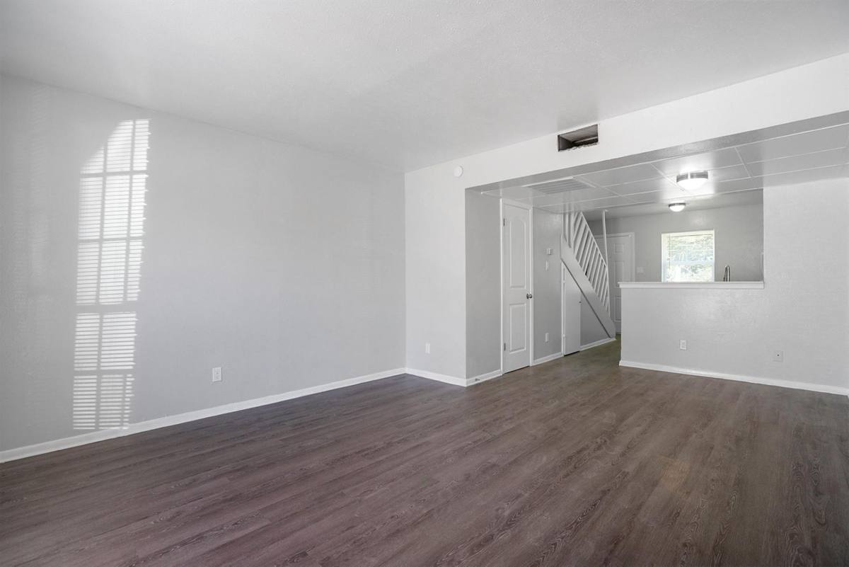 Townhouse for rent at 313-319 Rose St, Arlington, TX 76010