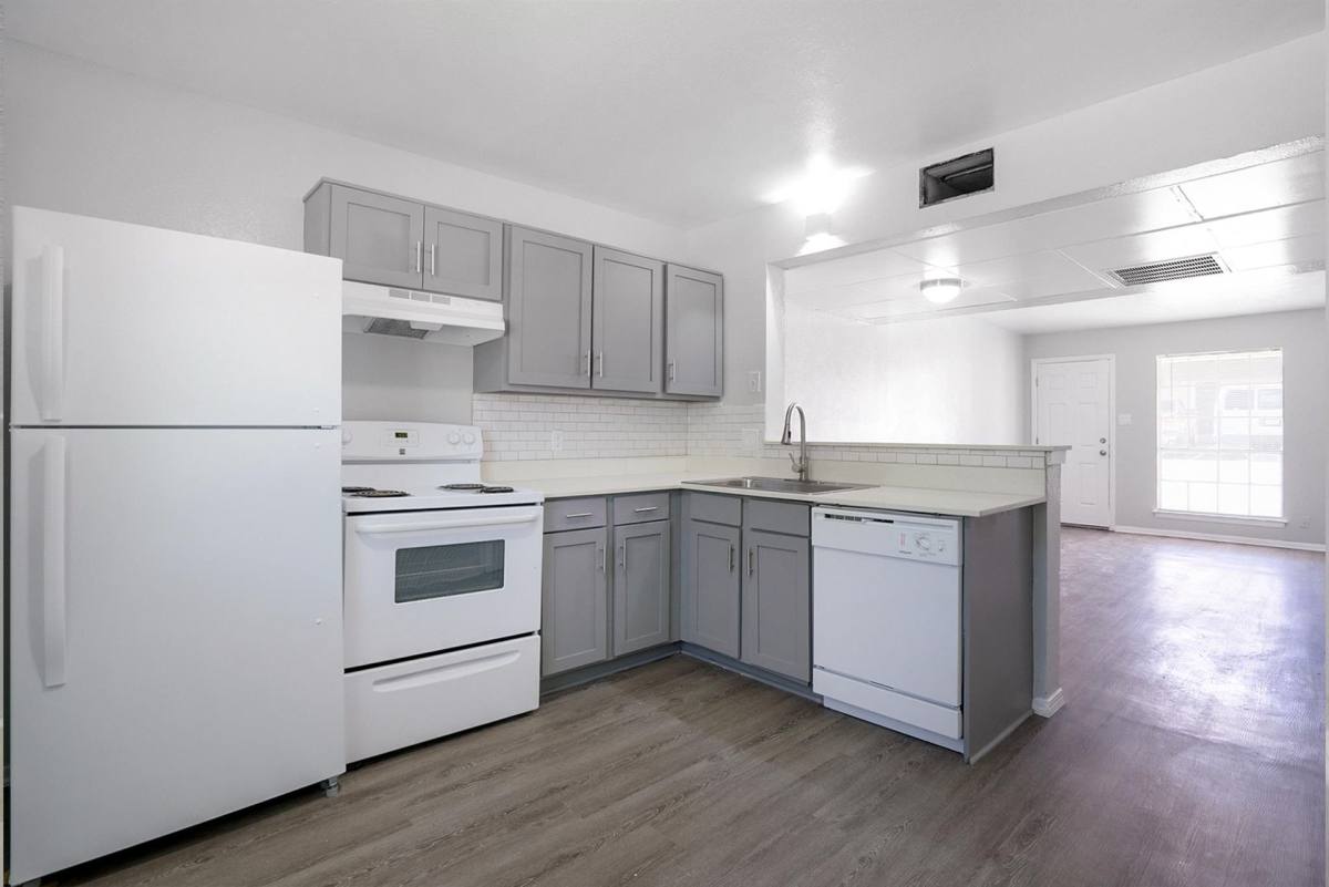 Townhouse for rent at 313-319 Rose St, Arlington, TX 76010