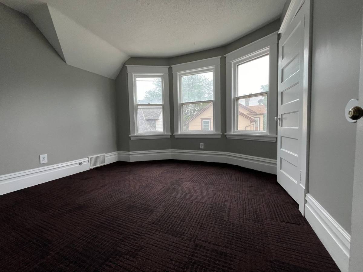 House for rent at 444 Clinton Ave, Saint Paul, MN 55107
