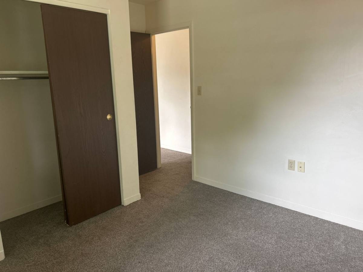 Apartment for rent at 104-114 Brown St, Williamsport, IN 47993