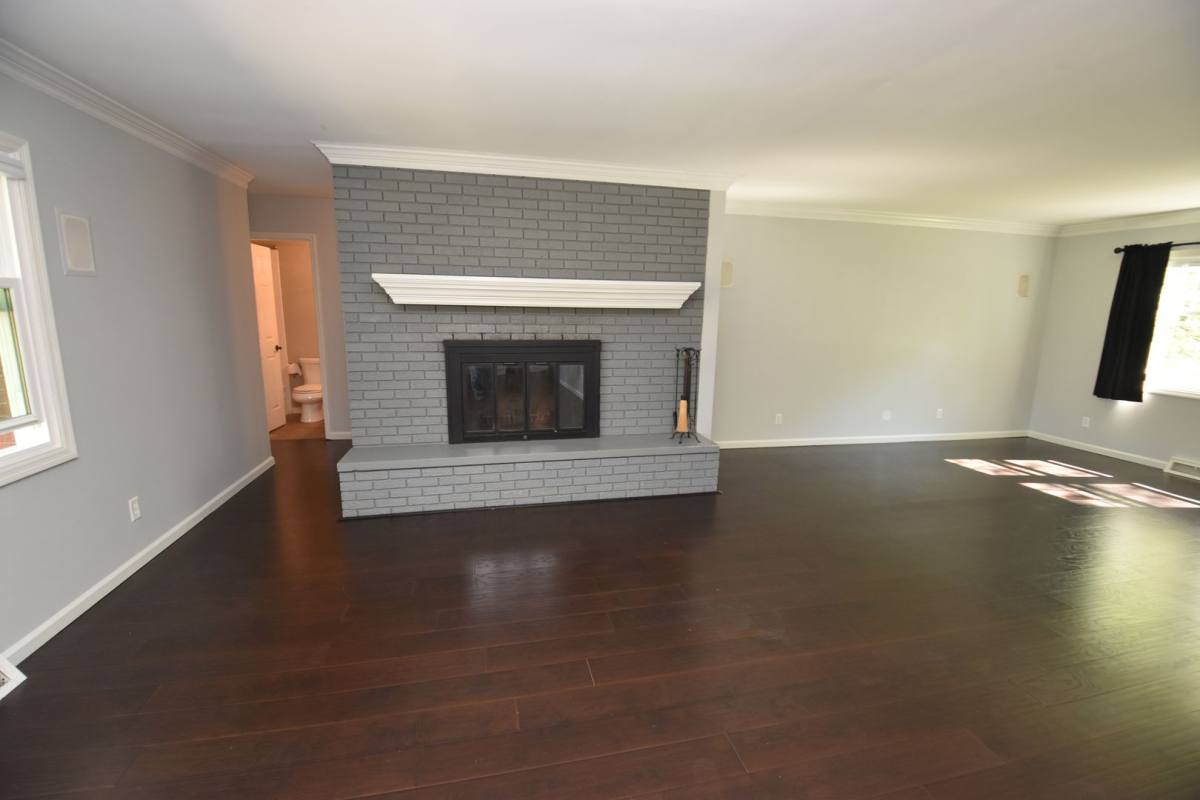 House for rent at 54579 Whispering Oak Dr, Mishawaka, IN 46545