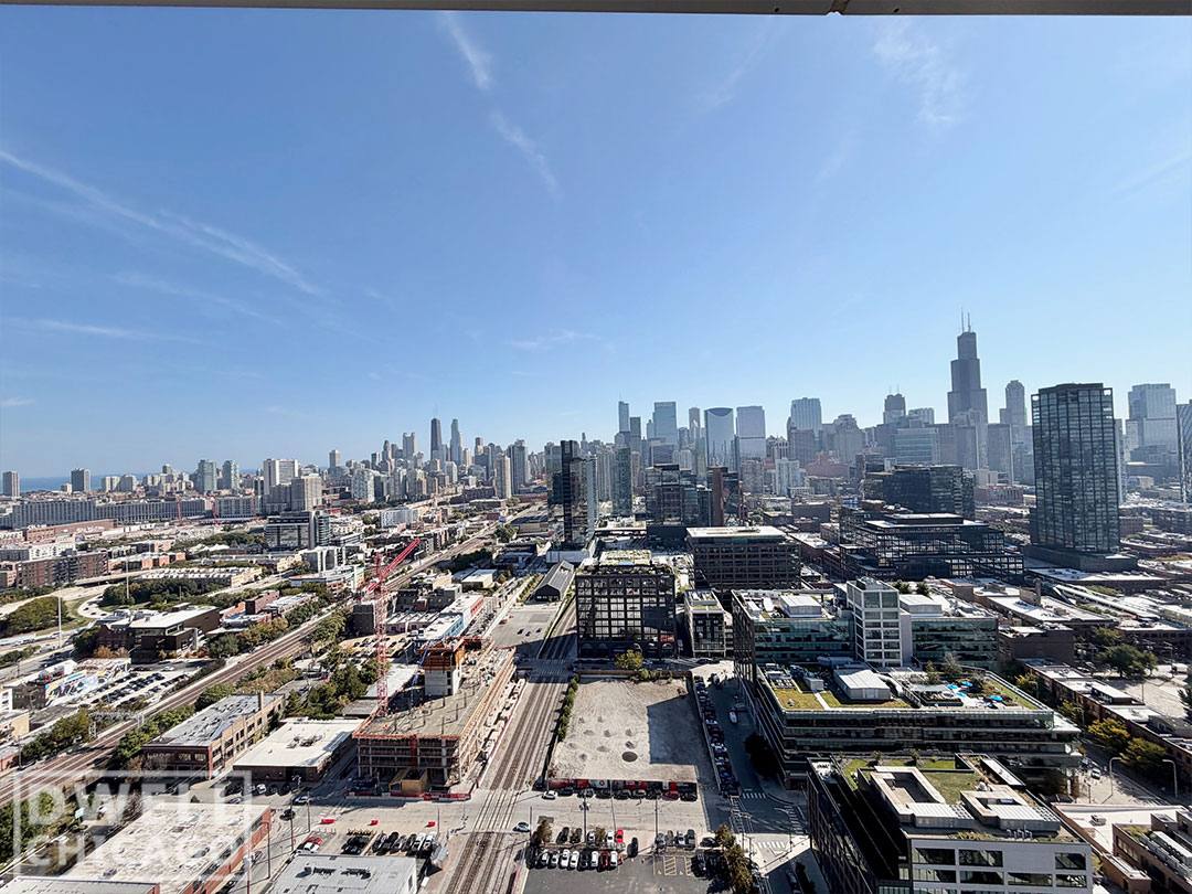 Apartment for rent at 1114 W Carroll Ave, Chicago, IL 60607