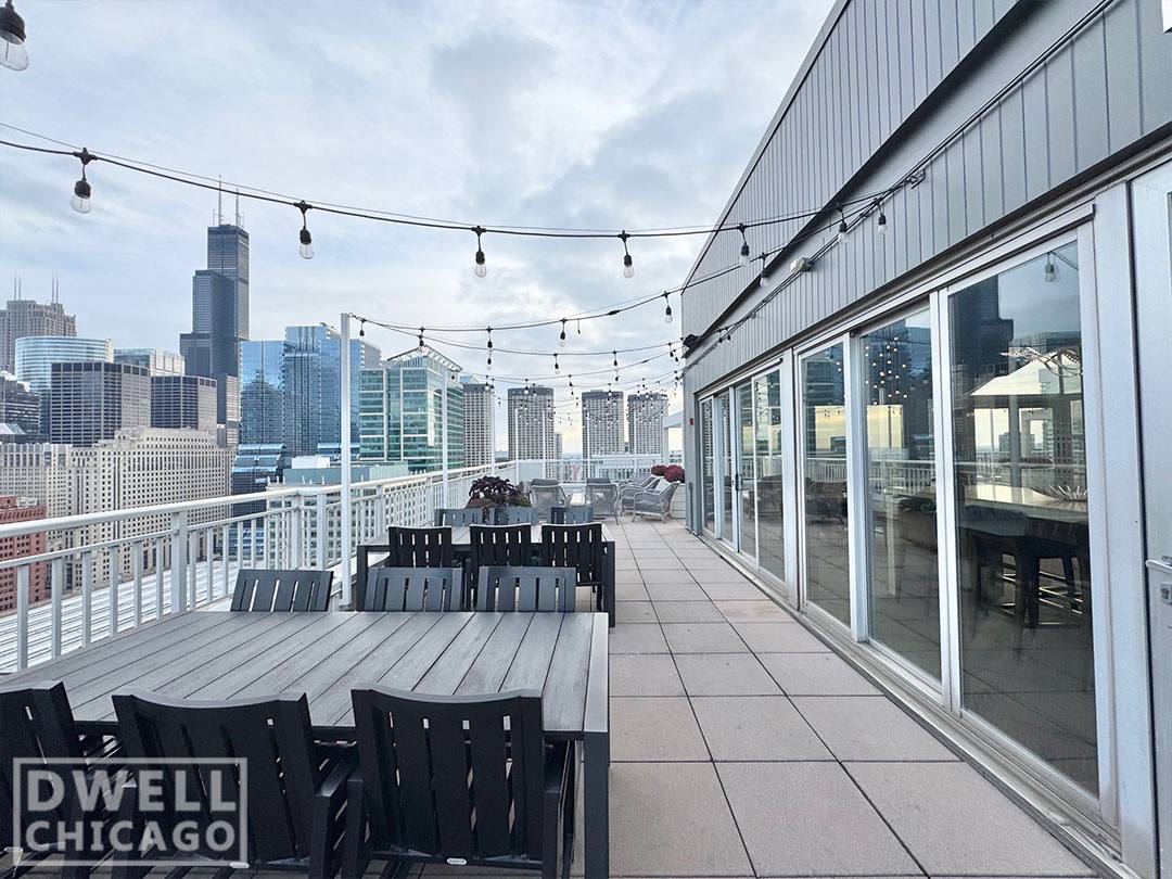 Apartment for rent at 180 N Jefferson St, Chicago, IL 60661