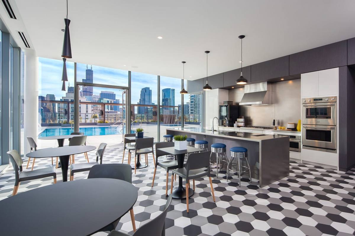 Apartment for rent at 640 N Wells St, Chicago, IL 60654