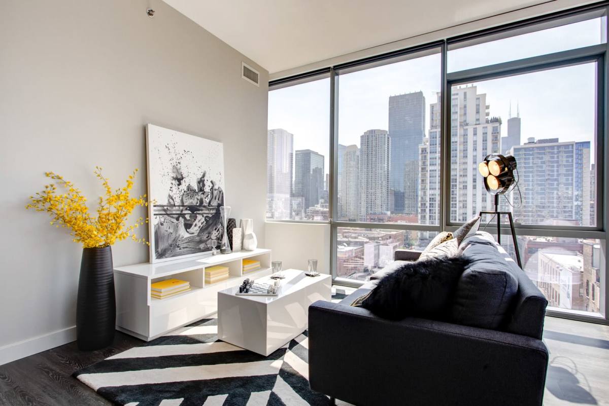 Apartment for rent at 640 N Wells St, Chicago, IL 60654
