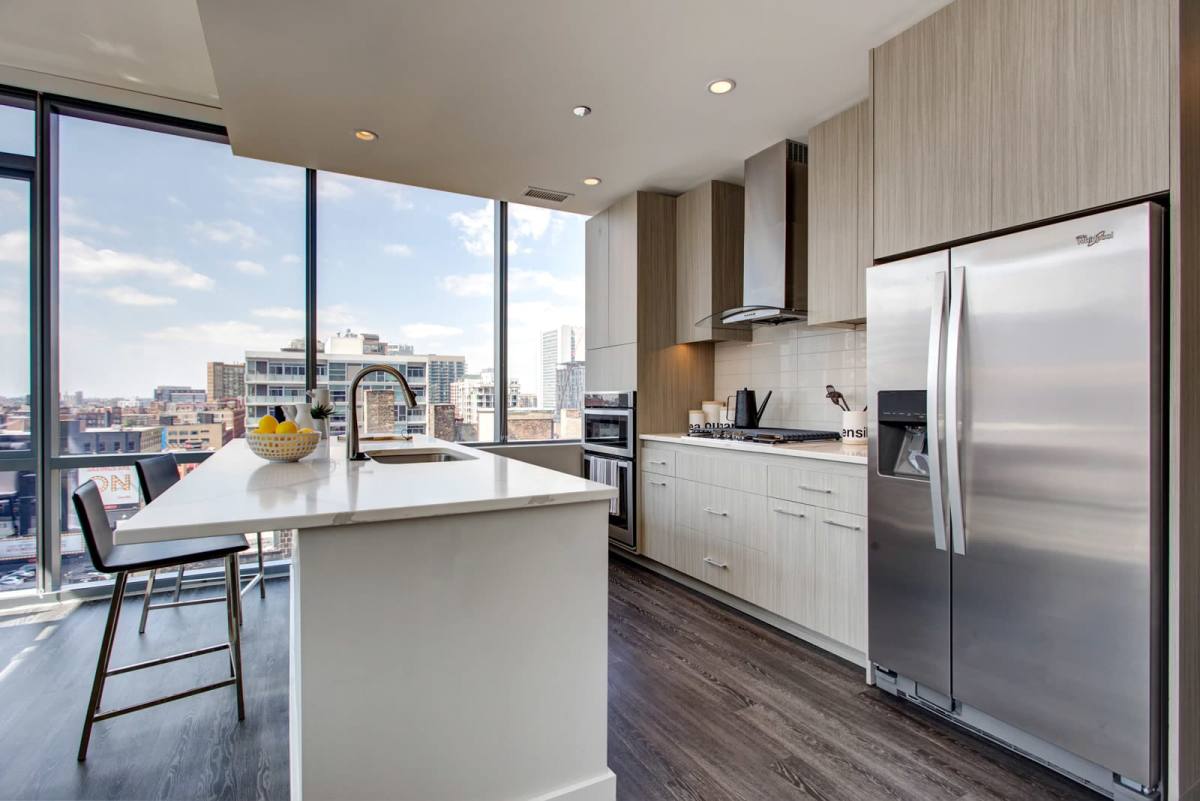 Apartment for rent at 640 N Wells St, Chicago, IL 60654