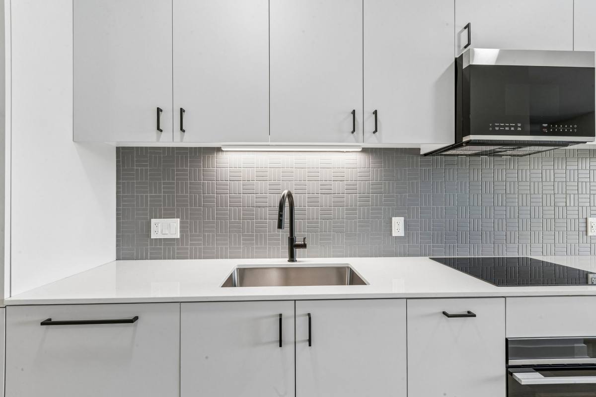 Apartment for rent at 1100 W Grand Ave, Chicago, IL 60642