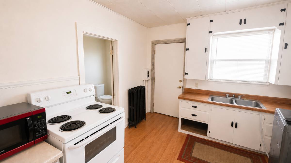 Apartment for rent at 320 S 31st St, Billings, MT 59101