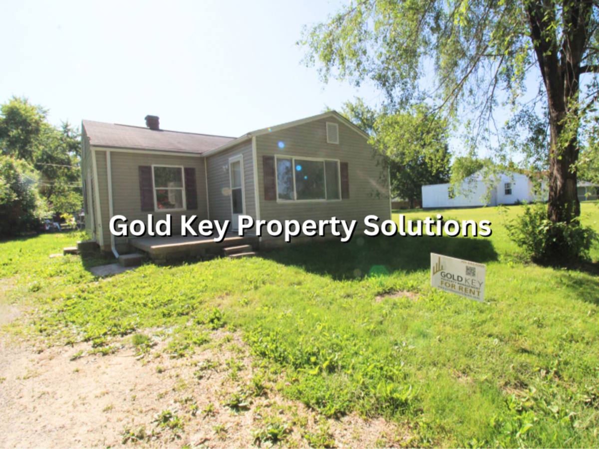 House for rent at 300 N Biltmore Ave, Muncie, IN 47303