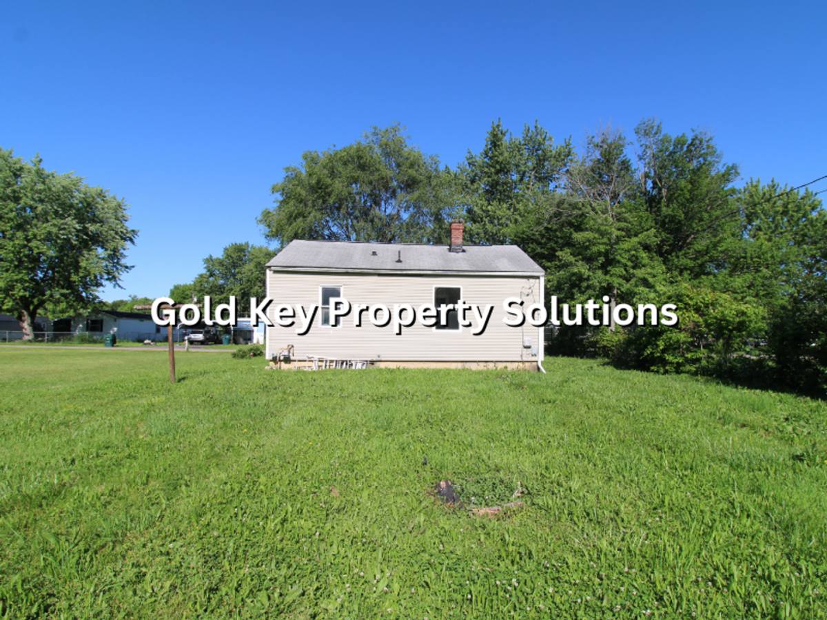 House for rent at 300 N Biltmore Ave, Muncie, IN 47303