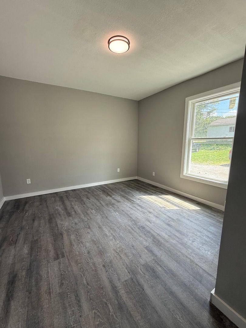 Apartment for rent at 806 Broad St, New Castle, IN 47362