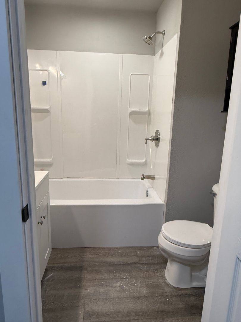 Apartment for rent at 806 Broad St, New Castle, IN 47362