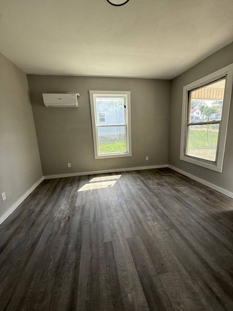 Apartment for rent at 806 Broad St, New Castle, IN 47362