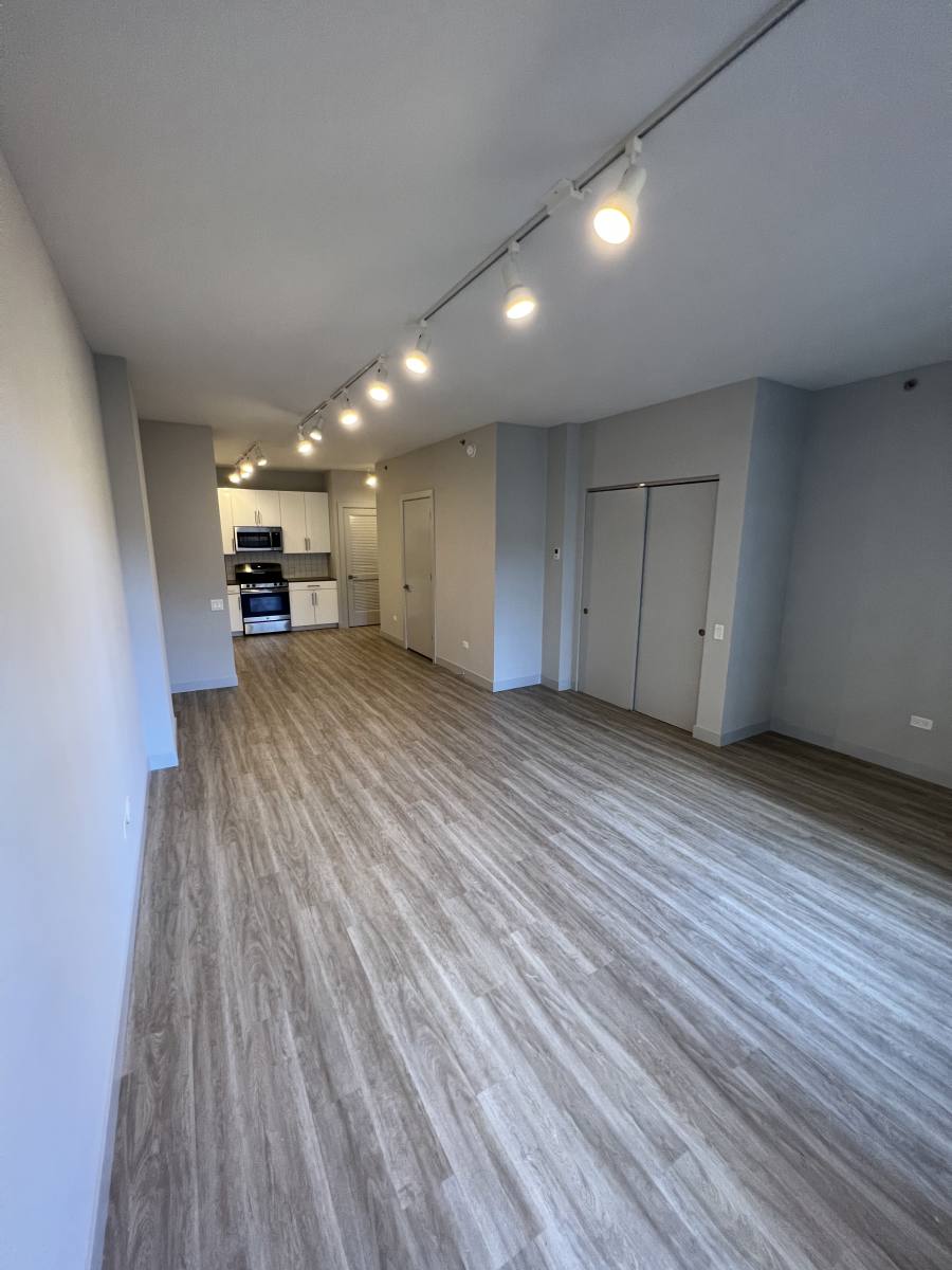 Apartment for rent at 331 S Wells St, Chicago, IL 60606
