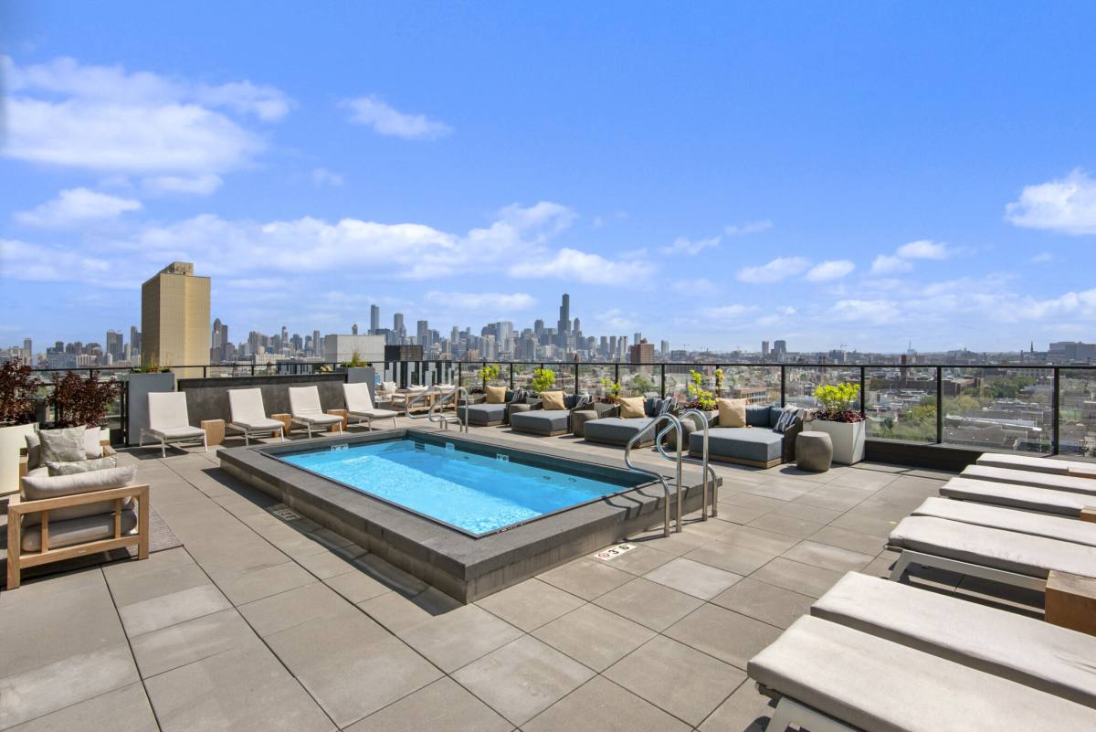Apartment for rent at 1640 W Division St, Chicago, IL 60622