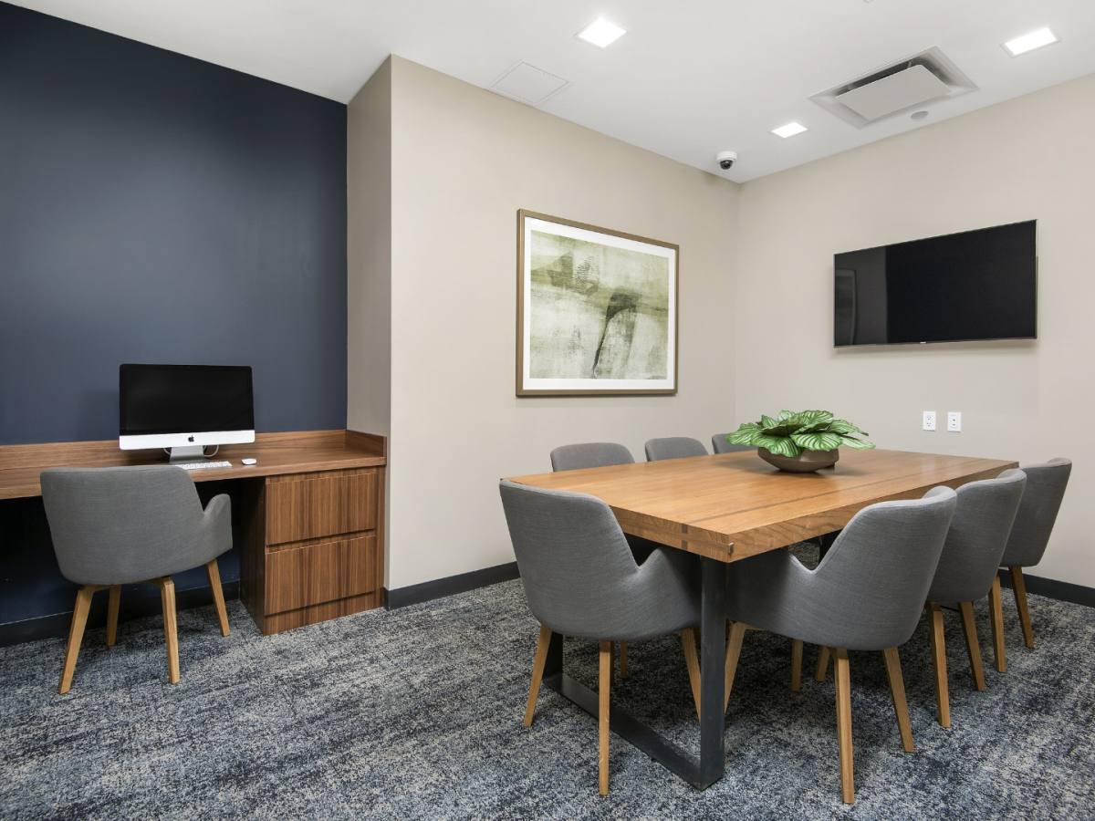 Apartment for rent at 1640 W Division St, Chicago, IL 60622