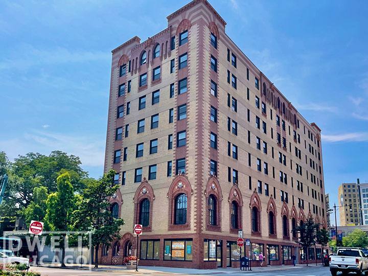 Apartment for rent at 1049 W Lawrence, Chicago, IL 60640