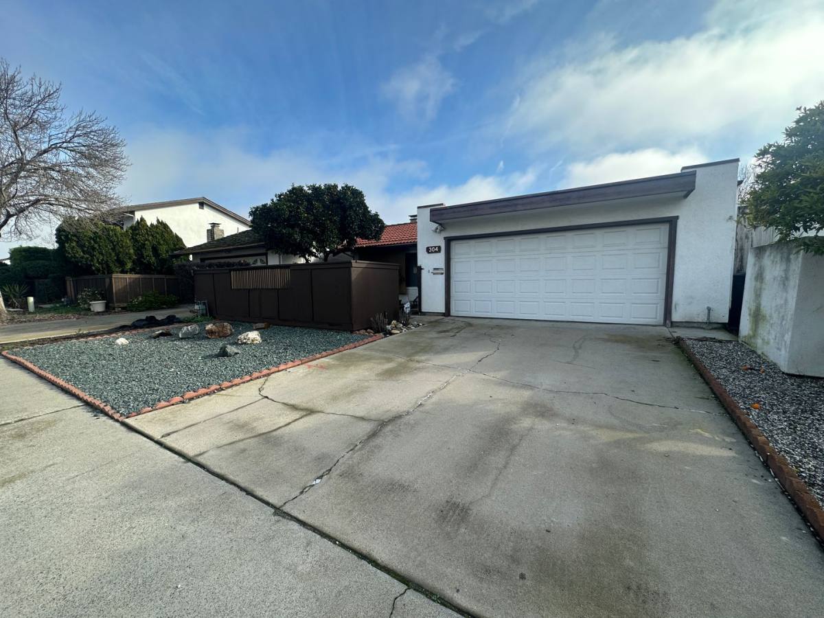 House for rent at 304 De Vega Court, Modesto, CA 95354